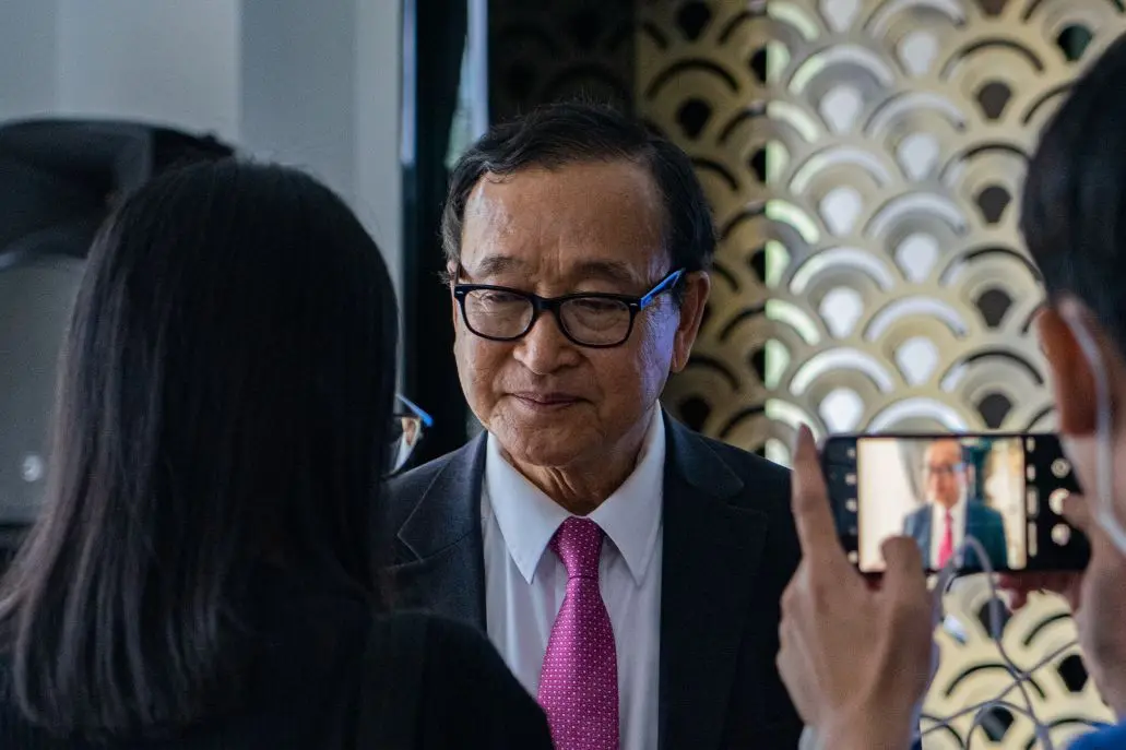 Mempromosikan dan Melindungi Demokrasi di Kamboja